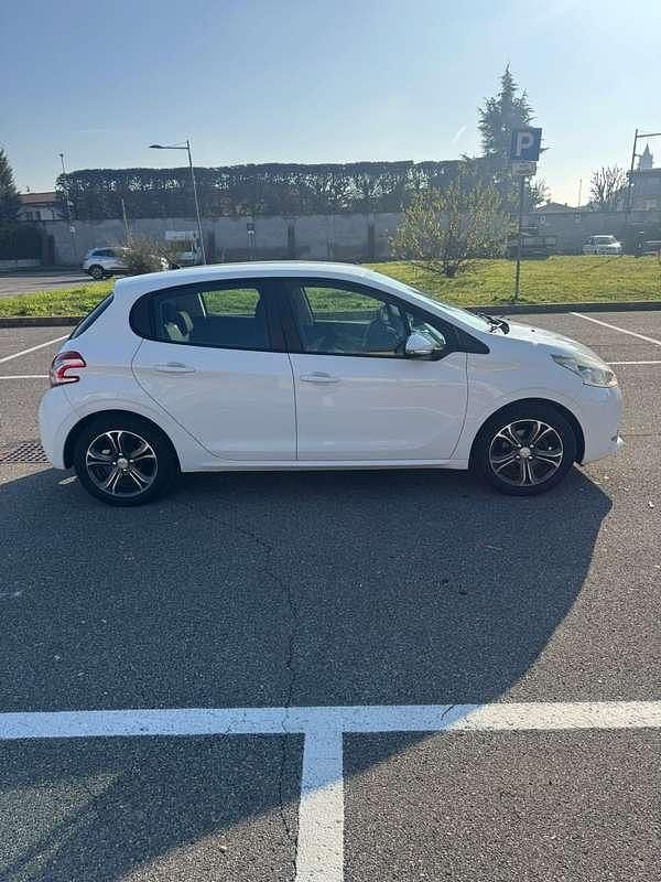 Usata Peugeot 208 Access 68 CV (50 kW) 2013 Utilitaria