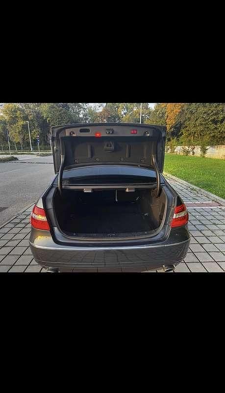Usata 2010 Mercedes E350 Tre volumi | 8000 € (Buon prezzo) - Immagine 1/4
