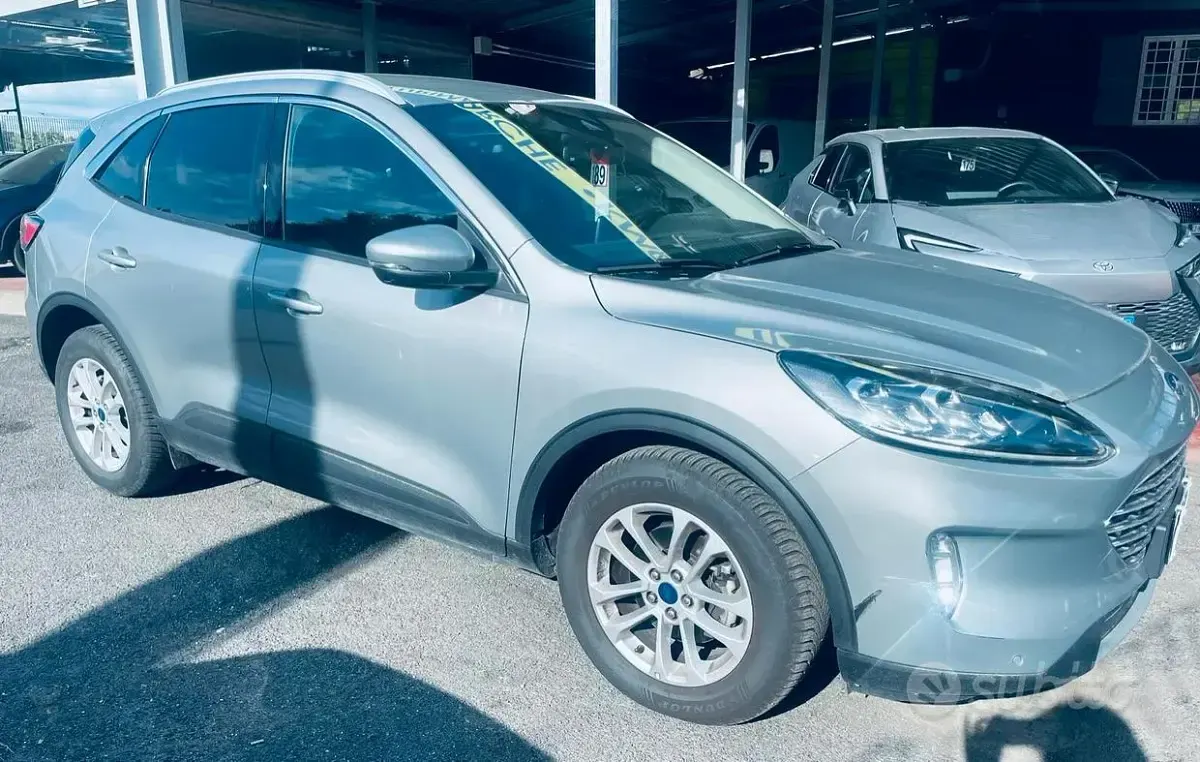 Usata Ford Kuga ST 120 CV (88 kW) 2023 Grigio SUV