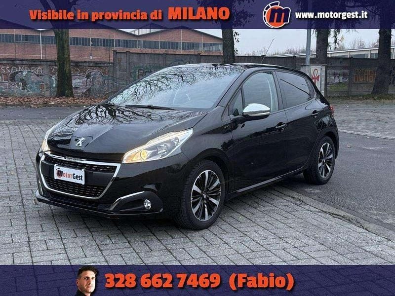 Usata Peugeot 208 Signature Sky 102 CV (75 kW) 2019 Nero Utilitaria