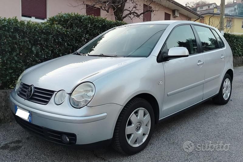 Usata 2005 VW Polo Tre volumi | 2300 € (Buon prezzo) - Immagine 1/4