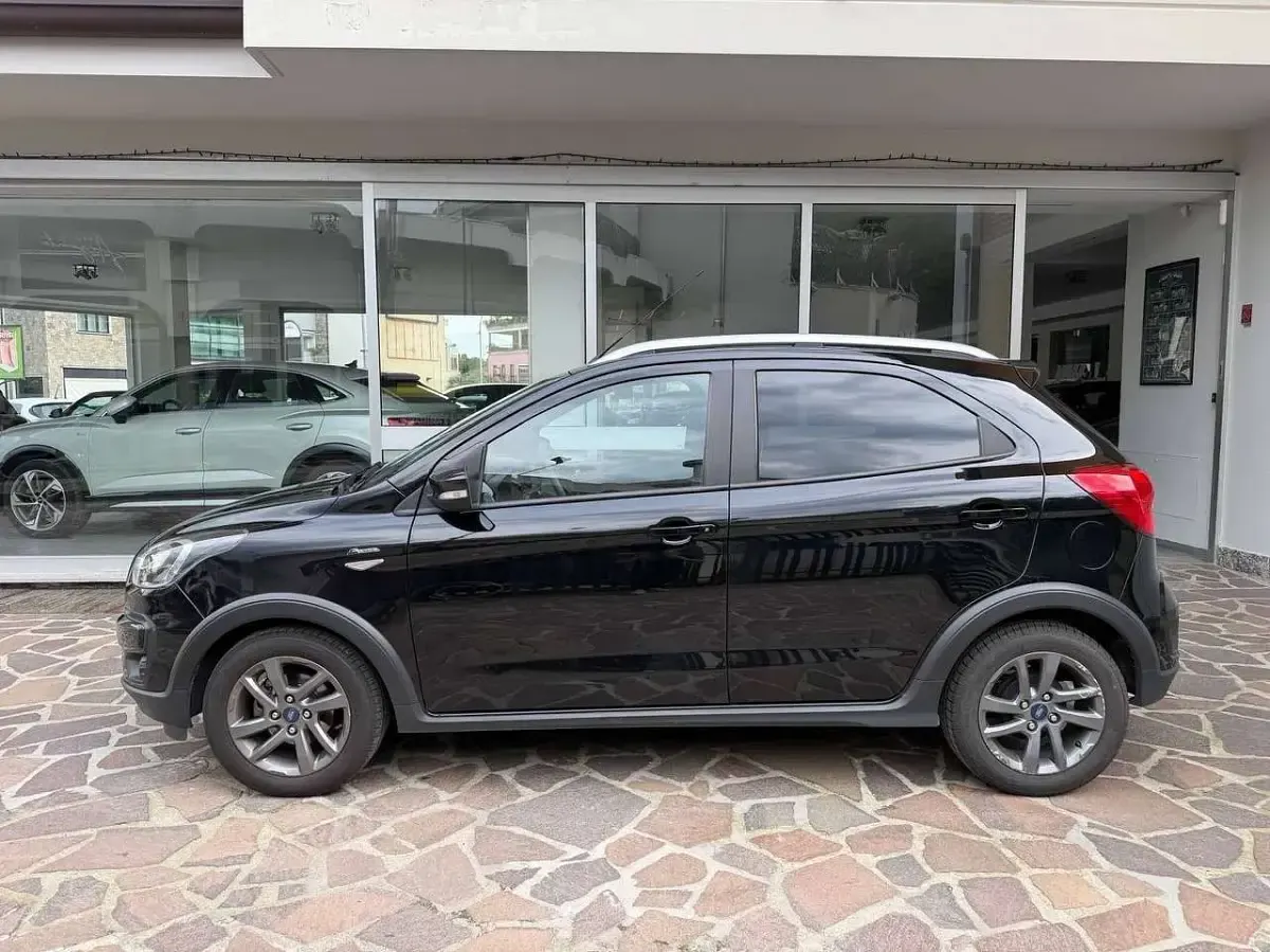 Usata Ford Ka Active 86 CV (63 kW) 2019 Nero Berlina