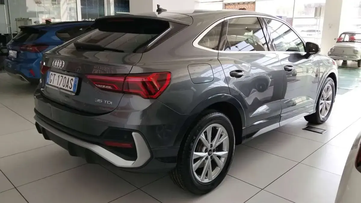 Usata Audi Q3 Sportback S-Line 150 CV (110 kW) 2022 Grigio SUV