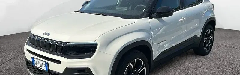 Usata Jeep Avenger Summit 101 CV (74 kW) 2024 Rosso SUV
