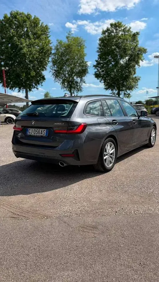 Usata BMW 320 Advantage 190 CV (139 kW) 2022 Grigio Station wagon