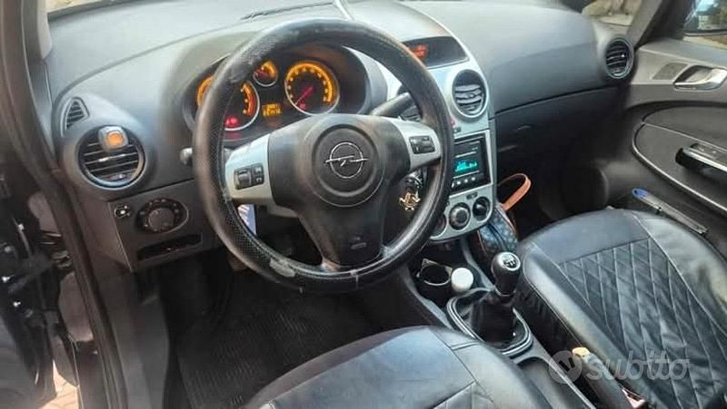 Usata Opel Corsa 2009 Nero Utilitaria