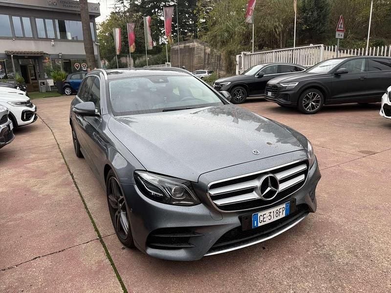 Grigio Usata 2021 Mercedes E220 Premium Station wagon | 27.500 € (Super prezzo) - Immagine 1/4