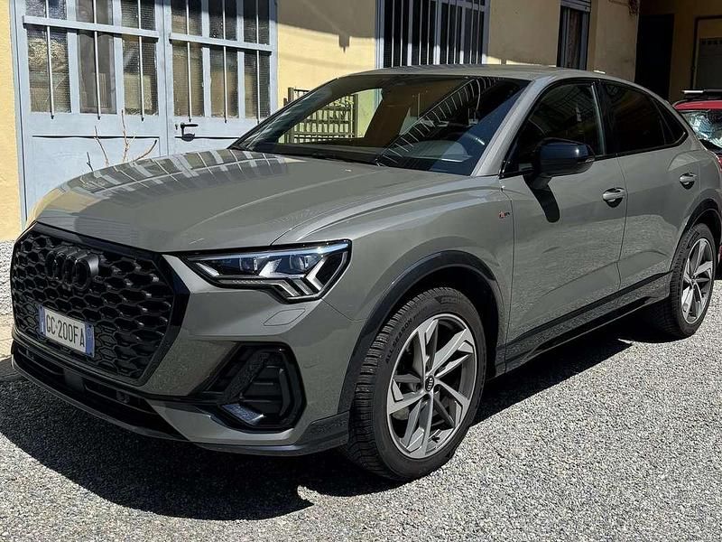 Grigio Usata 2020 Audi Q3 Sportback S-Line SUV | 32.500 € (Buon prezzo) - Immagine 1/4