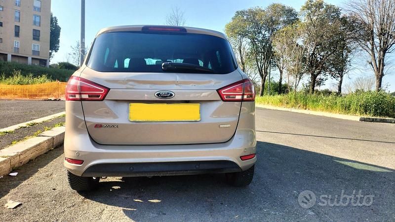 Usata Ford B-MAX Titanium 100 CV (73 kW) 2017 Monovolume