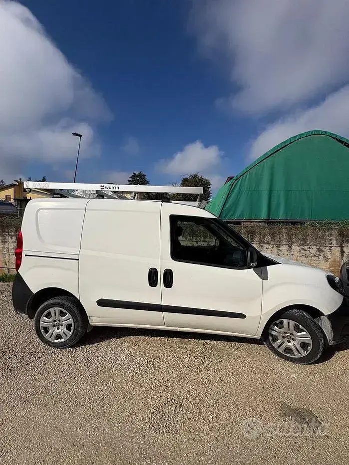 Usata Fiat Doblò Lounge 95 CV (69 kW) 2020 Bianco Monovolume