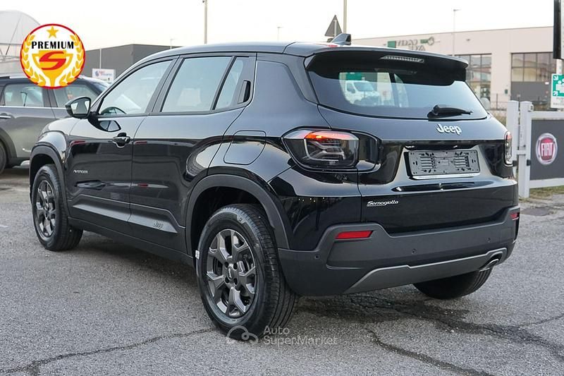 Nuova Jeep Avenger Longitude 101 CV (74 kW) 2025 Nero volcano SUV