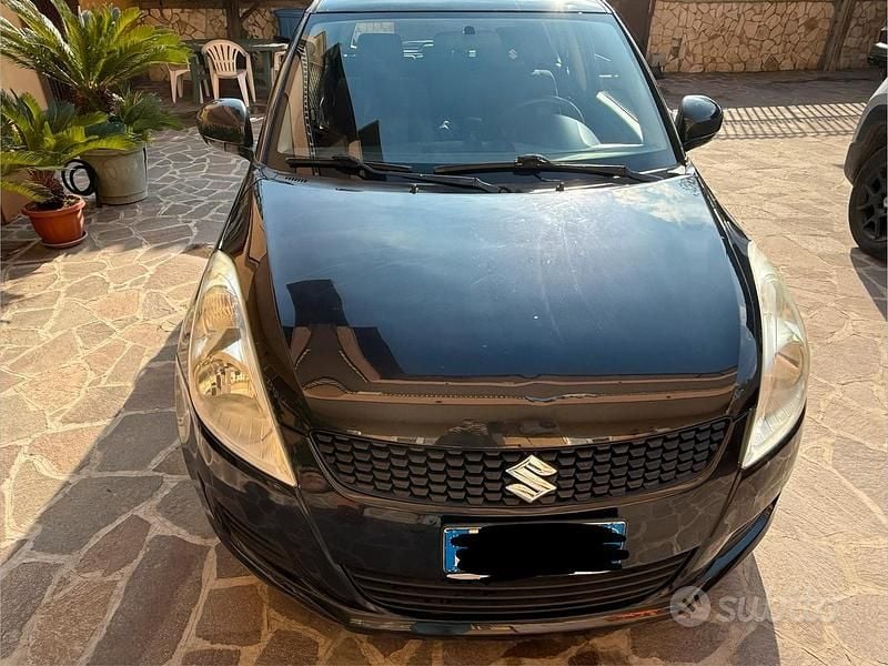 Nero Usata 2013 Suzuki Swift GL Tre volumi | 4000 € (Super prezzo) - Immagine 1/4
