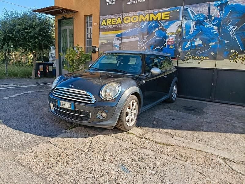 Nero Usata 2010 Mini Cooper Clubman Chili Station wagon | 4900 € (Buon prezzo) - Immagine 1/4