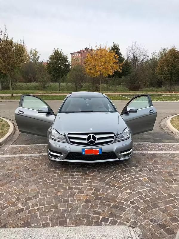 Usata Mercedes C250 204 CV (150 kW) 2011 Grigio Coupé