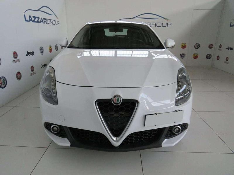 Usata Alfa Romeo Giulietta Super 120 CV (88 kW) 2019 Bianco Utilitaria