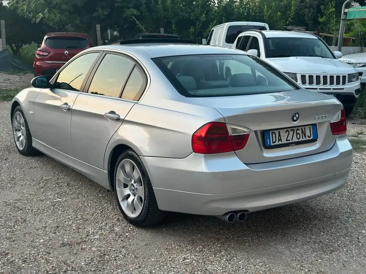 Usata BMW 330 231 CV (169 kW) 2006 Argento Berlina