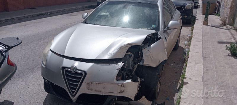 Usata 2013 Alfa Romeo Giulietta Due volumi | 4000 € (Super prezzo) - Immagine 1/4