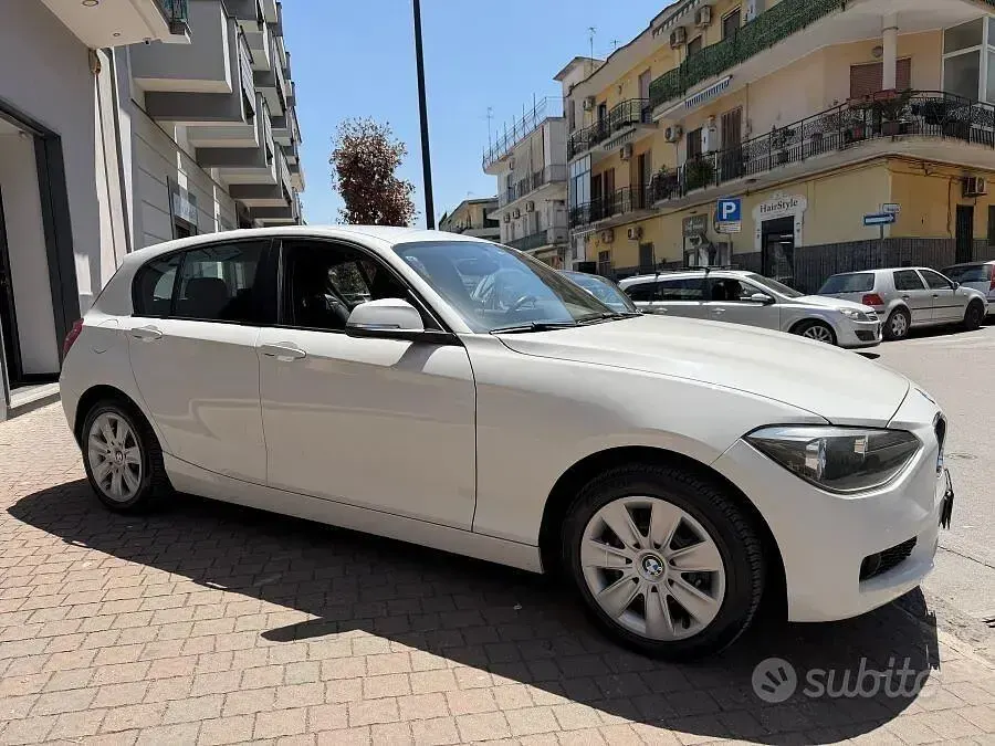 Usata BMW 116 Sport Line 116 CV (85 kW) 2013 Bianco Utilitaria