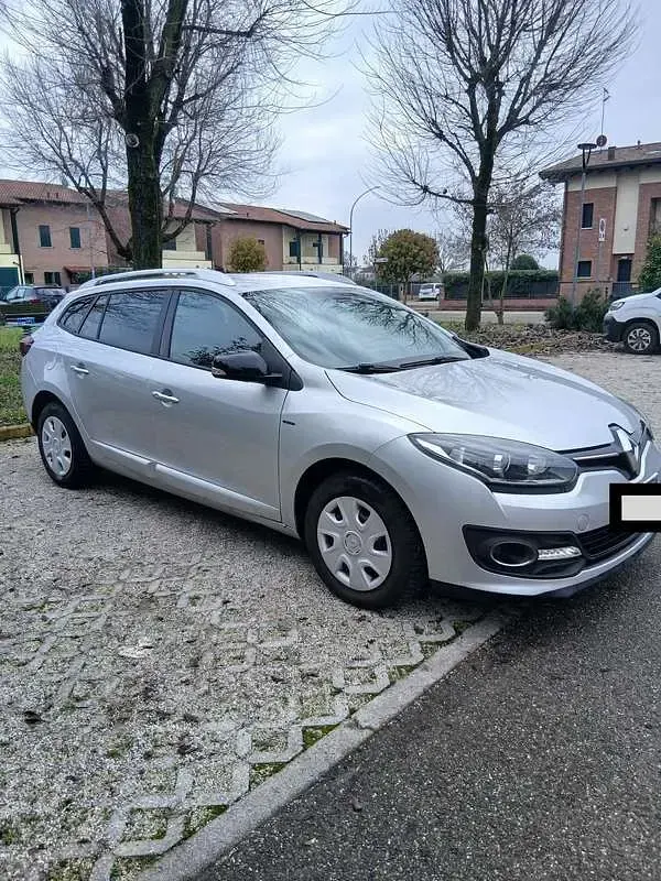 Usata Renault Mégane GrandTour LIMITED 110 CV (80 kW) 2016 Grigio Station wagon