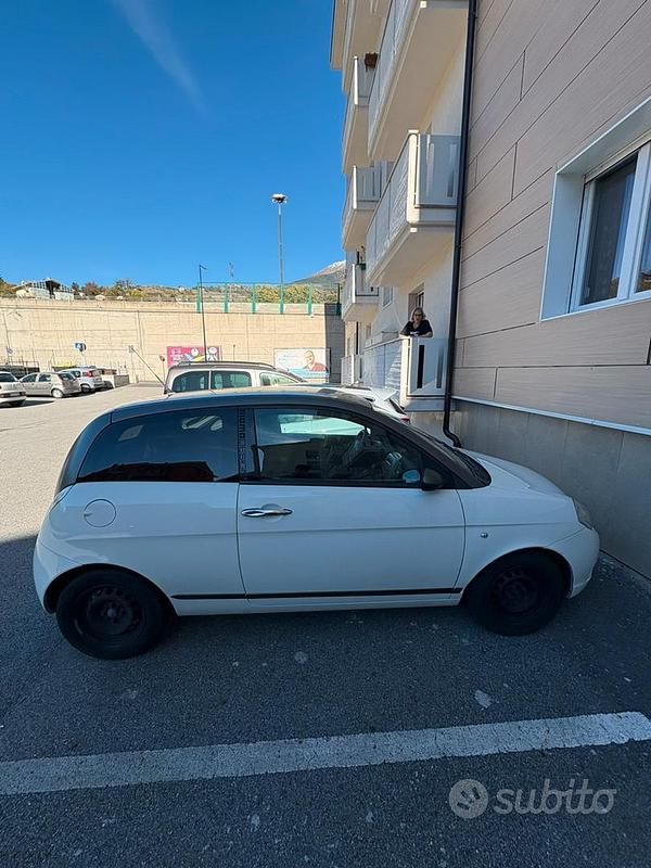 Usata Lancia Ypsilon 90 CV (66 kW) 2008 Bianco Utilitaria