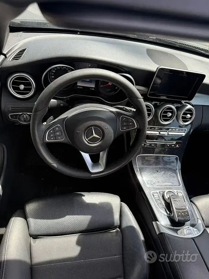 Usata Mercedes C220 170 CV (125 kW) 2018 Nero Cabrio