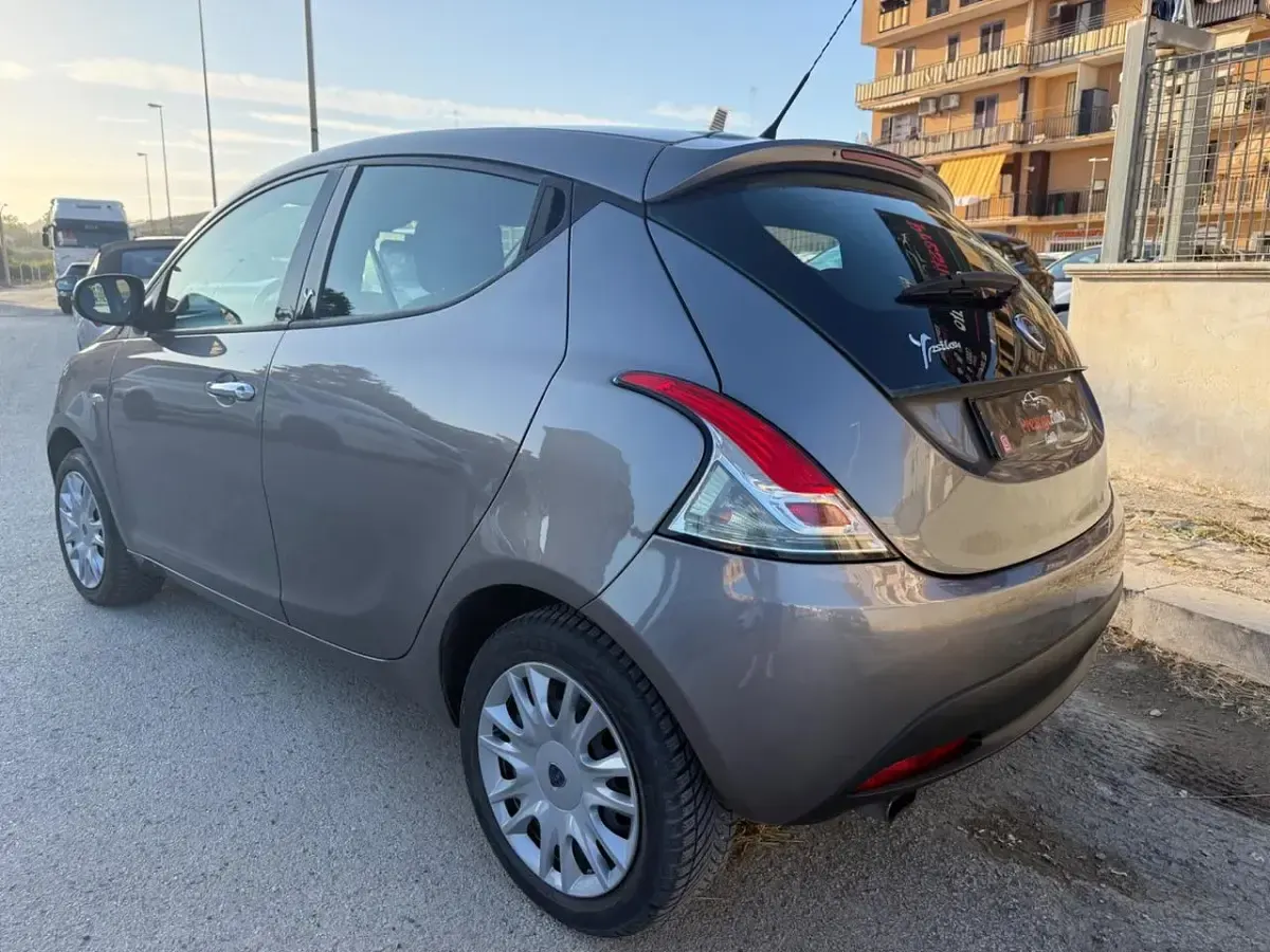 Usata Lancia Ypsilon S 95 CV (69 kW) 2013 Grigio Utilitaria