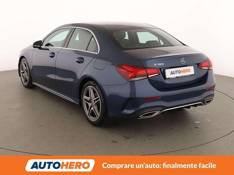 Usata Mercedes A180 AMG line 136 CV (100 kW) 2022 Blu/azzurro Berlina