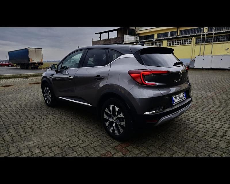 Usata Renault Captur Techno 140 CV (102 kW) 2022 Grigio scuro SUV
