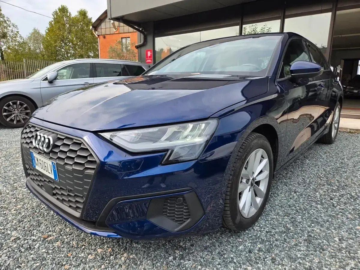 Usata Audi A3 Business 116 CV (85 kW) 2023 Blu Berlina