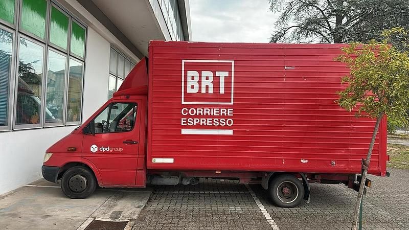 Usata Mercedes Sprinter 156 CV (114 kW) 2004 Rosso Furgone