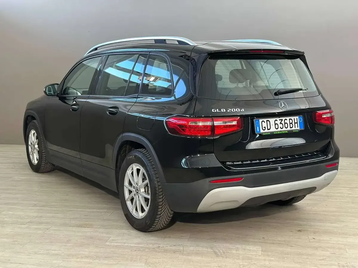 Usata Mercedes GLB200 Executive 150 CV (110 kW) 2020 Nero SUV
