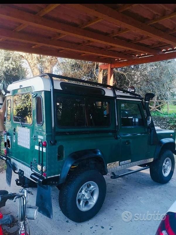 Usata Land Rover Defender 113 CV (83 kW) 2003 Verde SUV