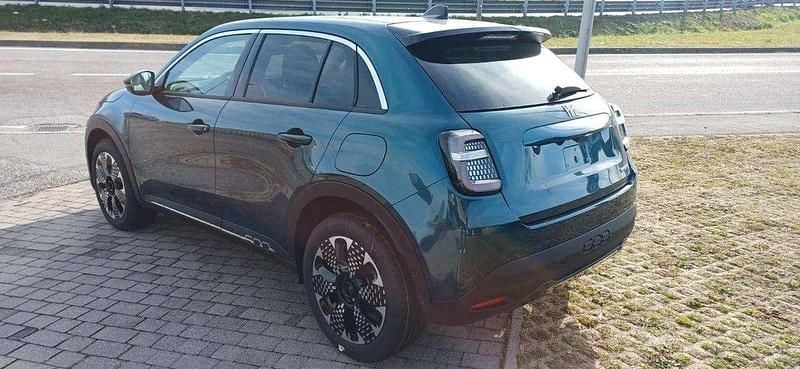 Nuova Fiat 600 La Prima 136 CV (100 kW) 2025 Verde mare SUV