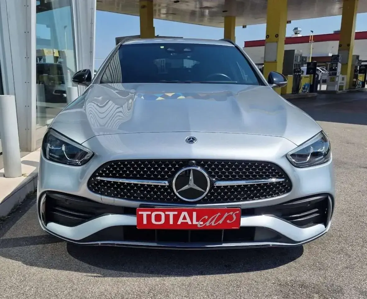 Usata Mercedes C220 AMG line 200 CV (147 kW) 2024 Argento metallizzato Station wagon