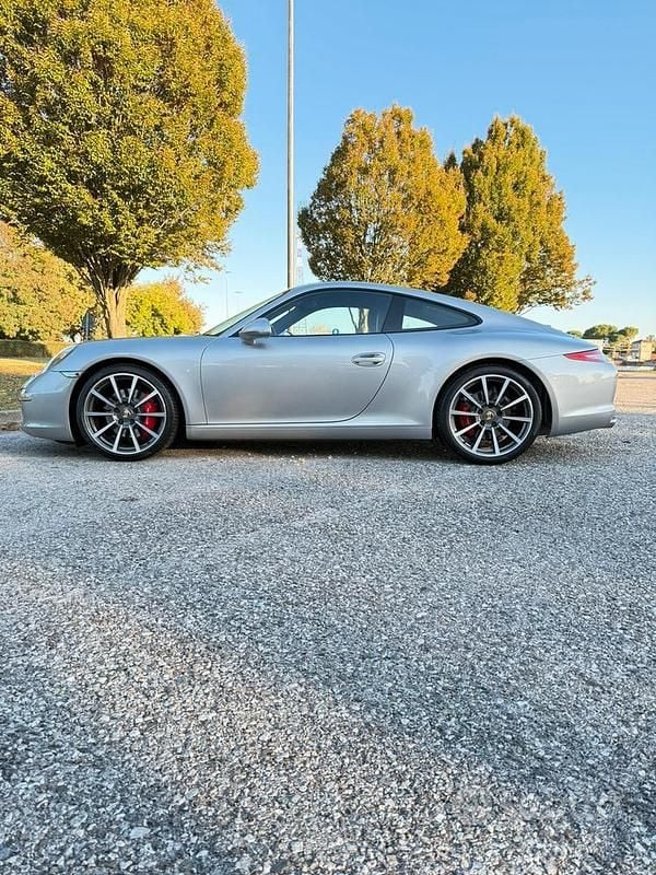 Argento Usata 2013 Porsche 991 Coupé | 73.000 € (Buon prezzo) - Immagine 1/4