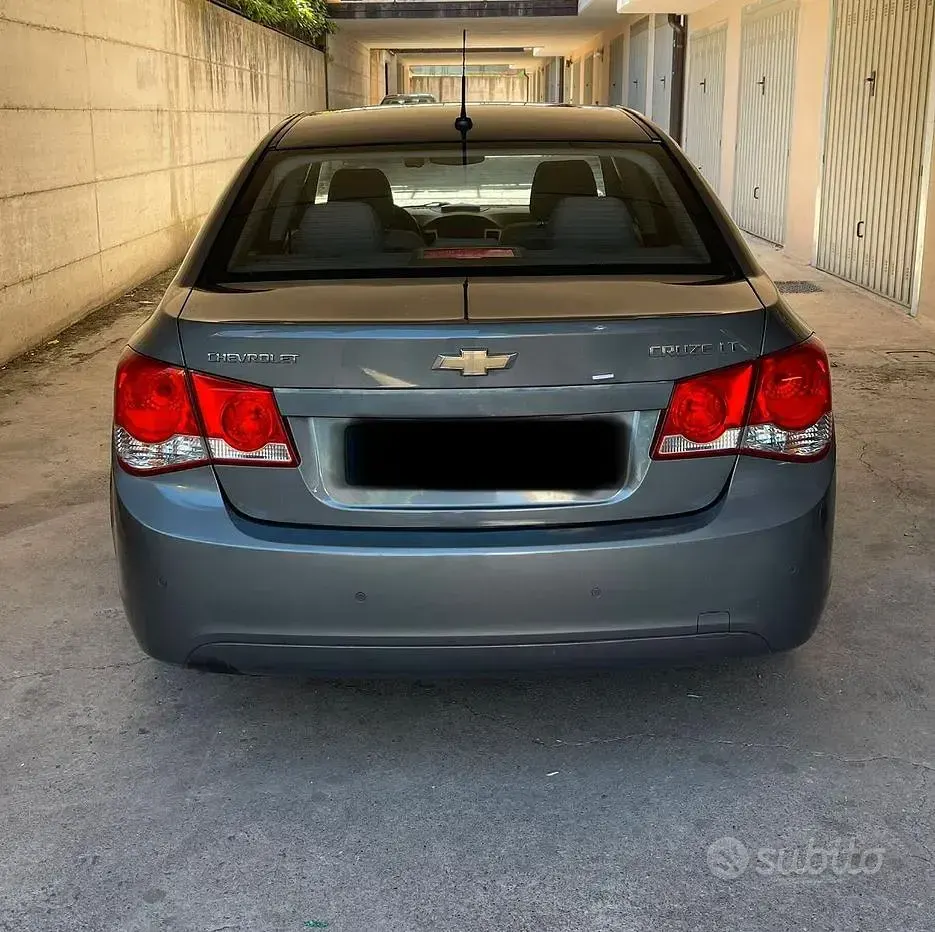Usata Chevrolet Cruze LT 150 CV (110 kW) 2010 Grigio Berlina