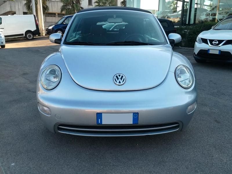 Usata VW New Beetle 104 CV (76 kW) 2005 Argento Utilitaria