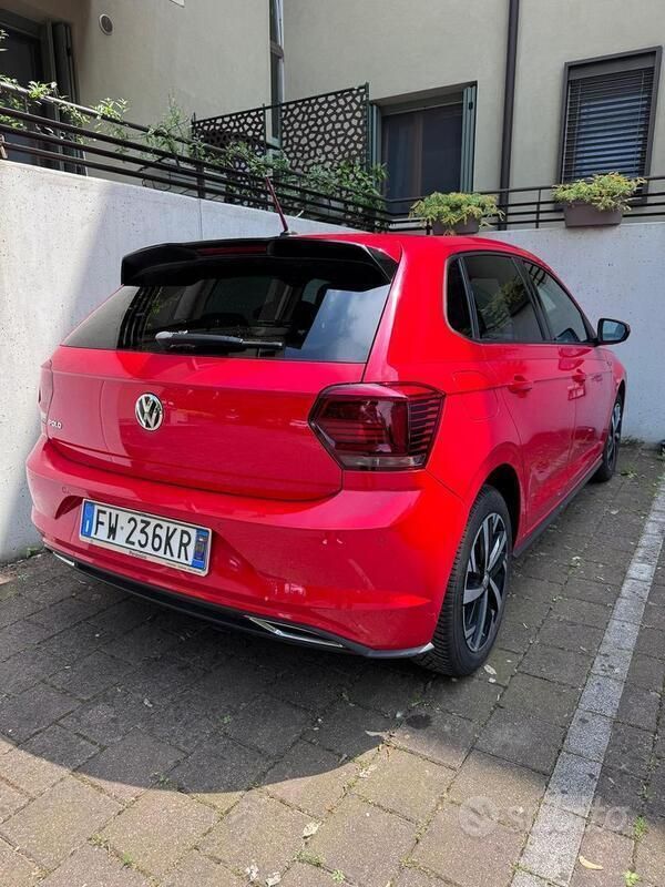 Usata VW Polo R-line 95 CV (69 kW) 2019 Rosso Berlina