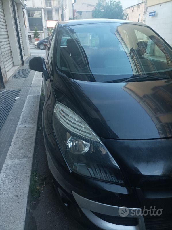 Usata Renault Scénic III XMOD 110 CV (80 kW) 2012 Nero Monovolume