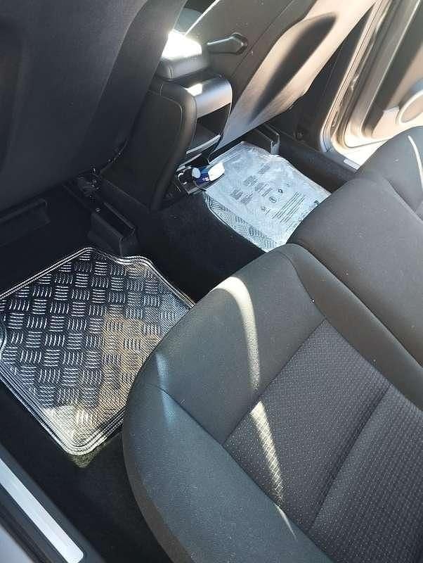 Usata Mercedes 200 140 CV (102 kW) 2008 Argento Monovolume