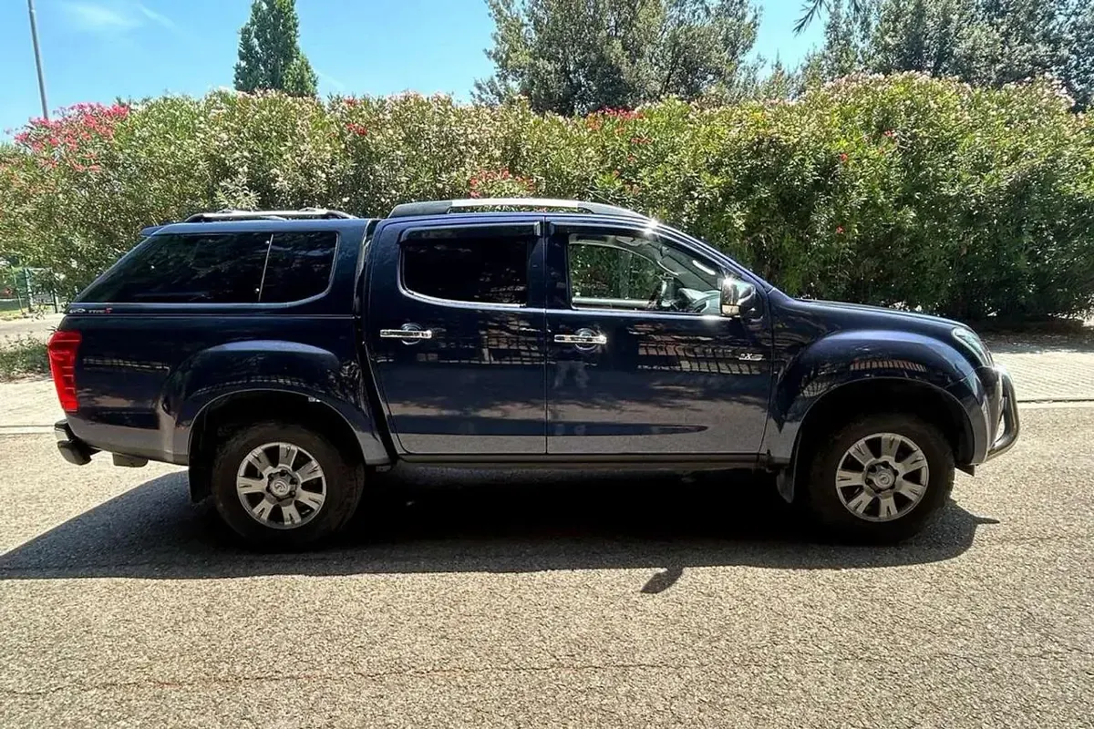 Usata Isuzu D-Max 163 CV (119 kW) 2016 Blu SUV