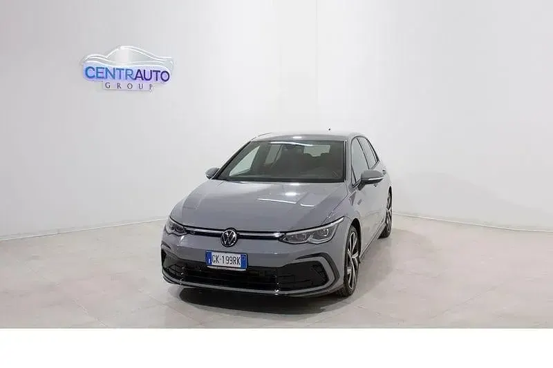 Usata VW Golf VIII R-line 150 CV (110 kW) 2022 Grigio Berlina