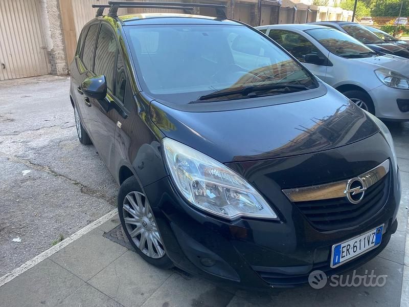 Nero Usata 2013 Opel Meriva Monovolume | 3000 € (Ottimo prezzo) - Immagine 1/4
