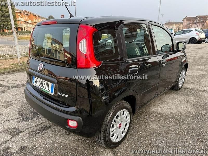 Usata Fiat Panda S 70 CV (51 kW) 2021 Nero pastello Berlina