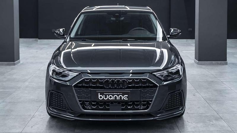 Usata Audi A1 Sportback Admired 95 CV (69 kW) 2025 Grigio scuro metall perlato Utilitaria