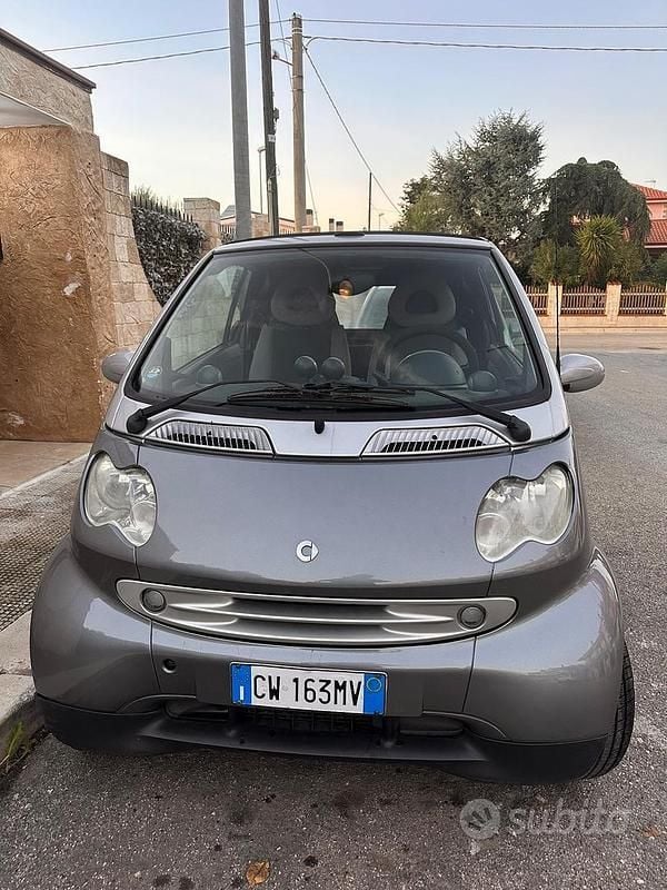 Grigio Usata 2005 Smart ForTwo Cabrio Pulse Cabrio | 2500 € (Buon prezzo) - Immagine 1/4