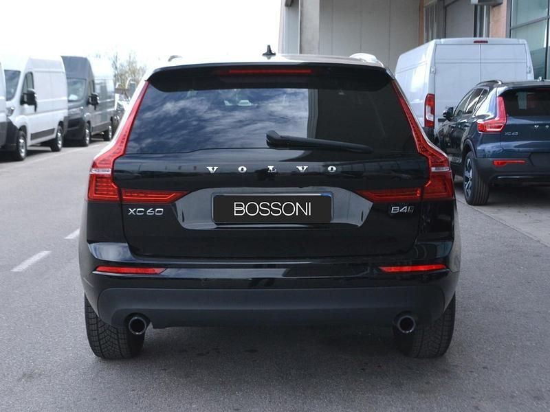 Usata Volvo XC60 Momentum 197 CV (144 kW) 2021 Nero SUV