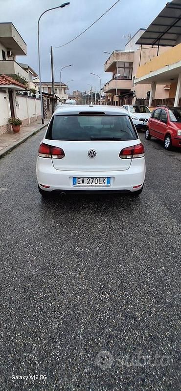 Usata VW Golf VI Highline 105 CV (77 kW) 2010 Bianco Utilitaria
