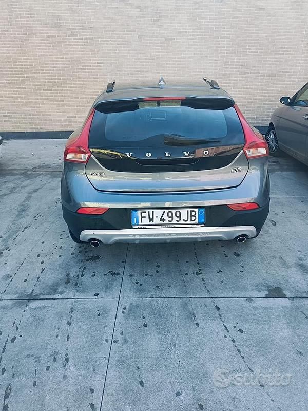 Usata Volvo V40 CC 120 CV (88 kW) 2019 Grigio Station wagon
