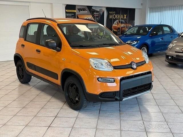 Usata Fiat Panda 4x4 S 86 CV (63 kW) 2019 Arancione Utilitaria